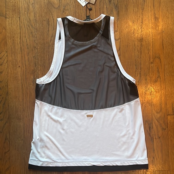 Luxury mesh combo workout top - female founded + run - Picture 6 of 7